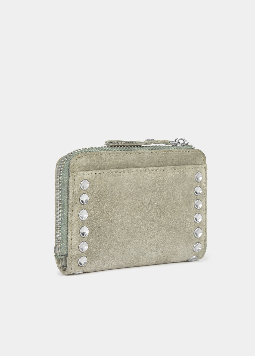 Coin purse made of irregular bottle caps