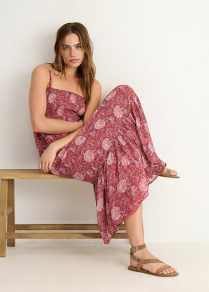 Flat strap sandals