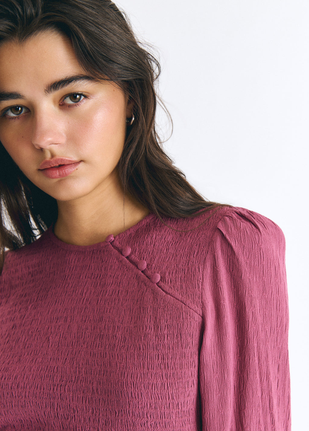 Blusa smock de manga larga en rosa con detalle de botones en el escote