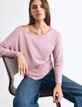 Camiseta pico tachas