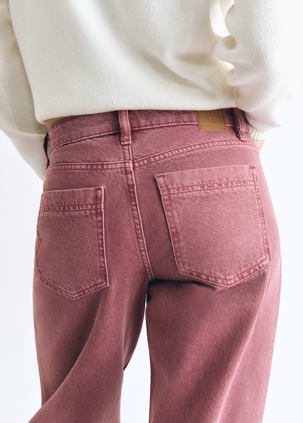 Trousers with front pockets