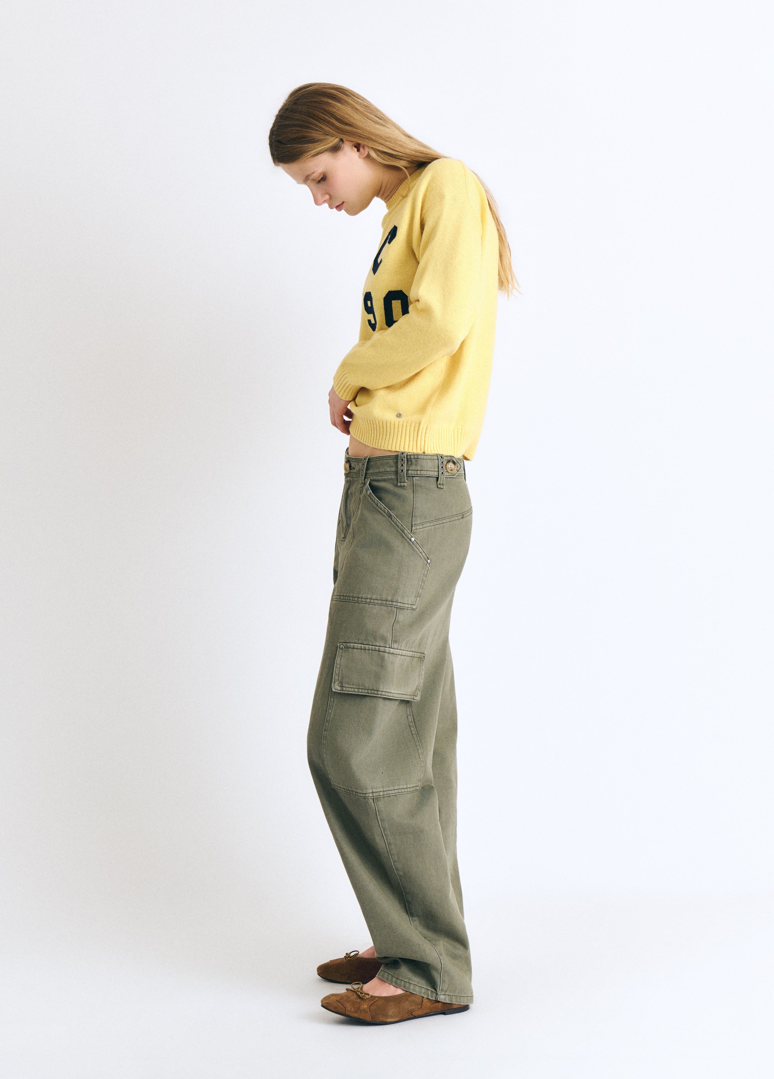 Cargo pants with belt loops