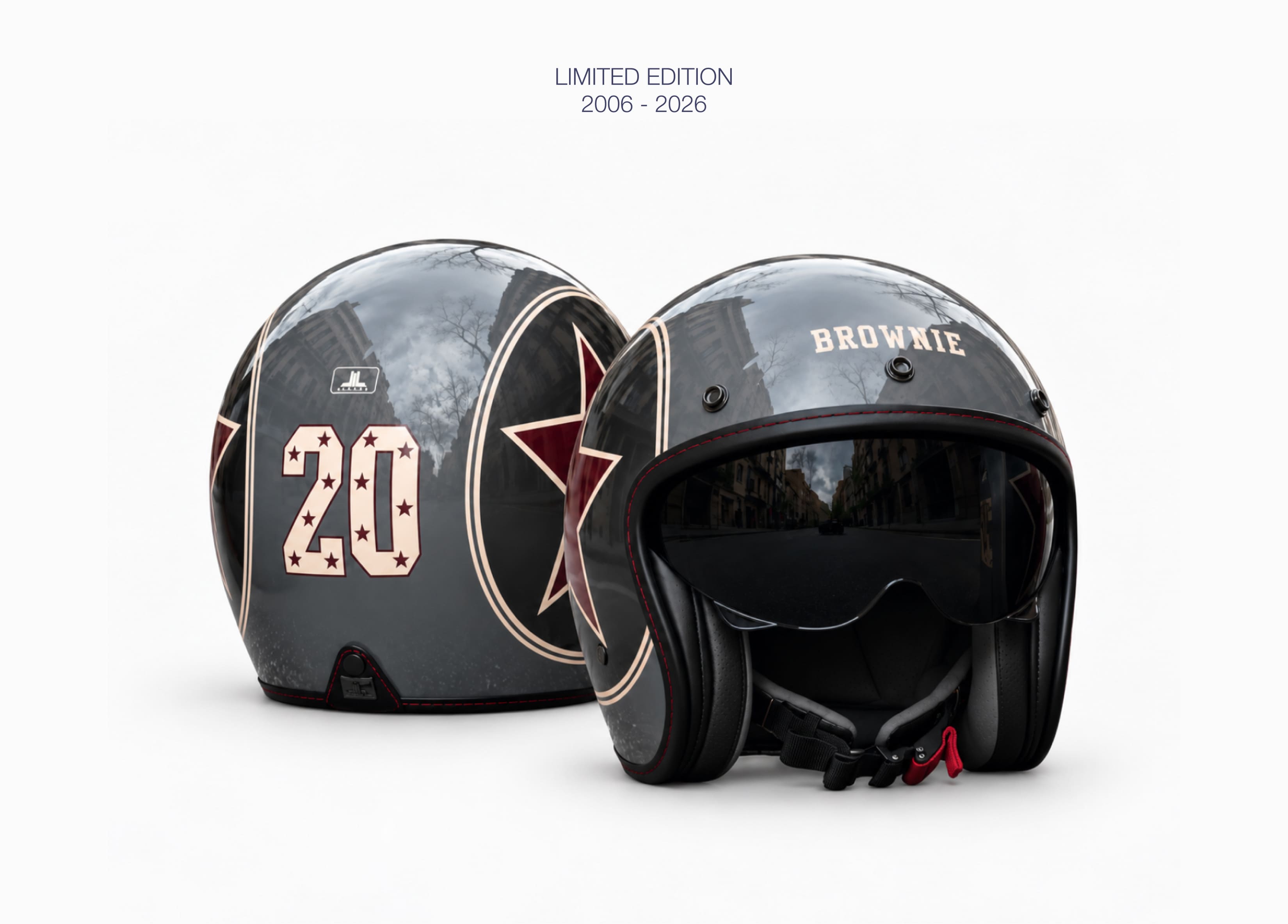 Casco de moto gris con el número veinte y estrellas en relieve