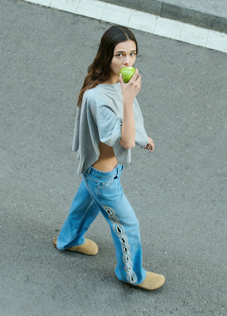 Pantalon droit broderies latérales