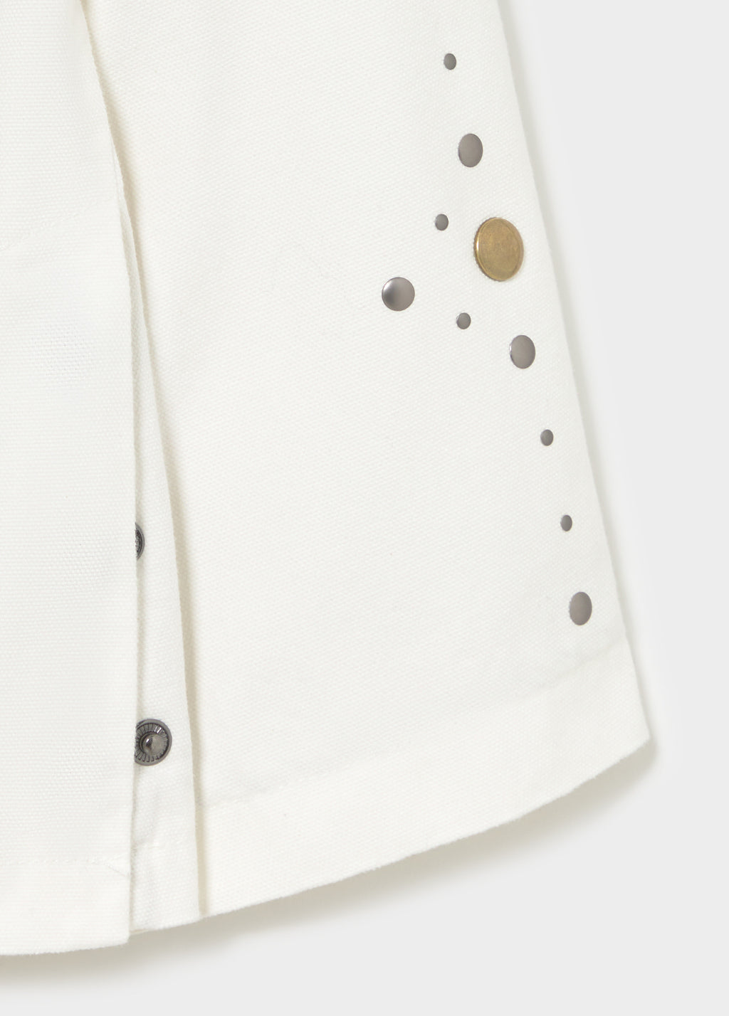 Parka blanca amb detall de taches a la màniga