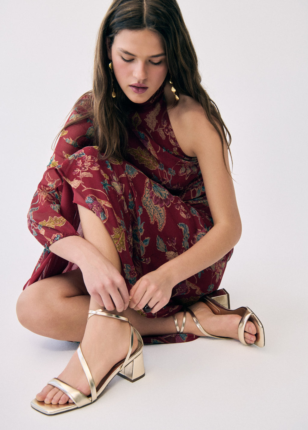 Sandale à talon et lanières