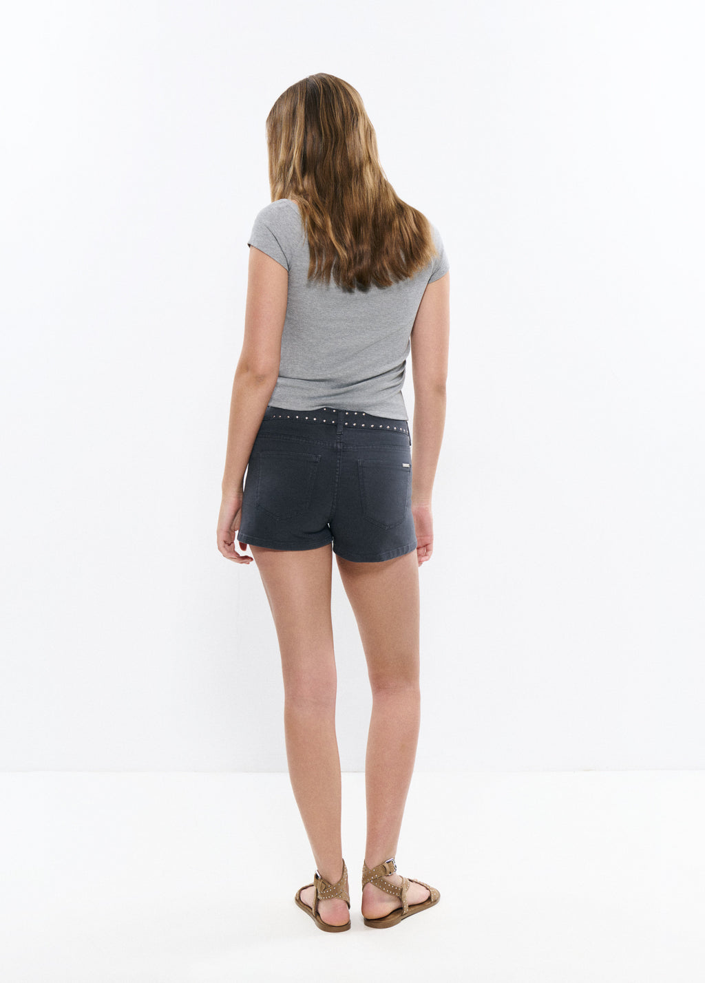 Short tachas decorativas