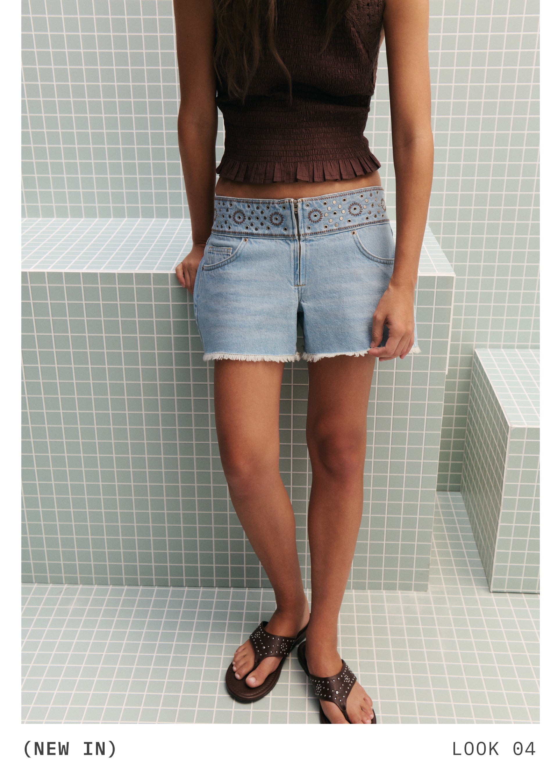 Wide embroidered waistband shorts