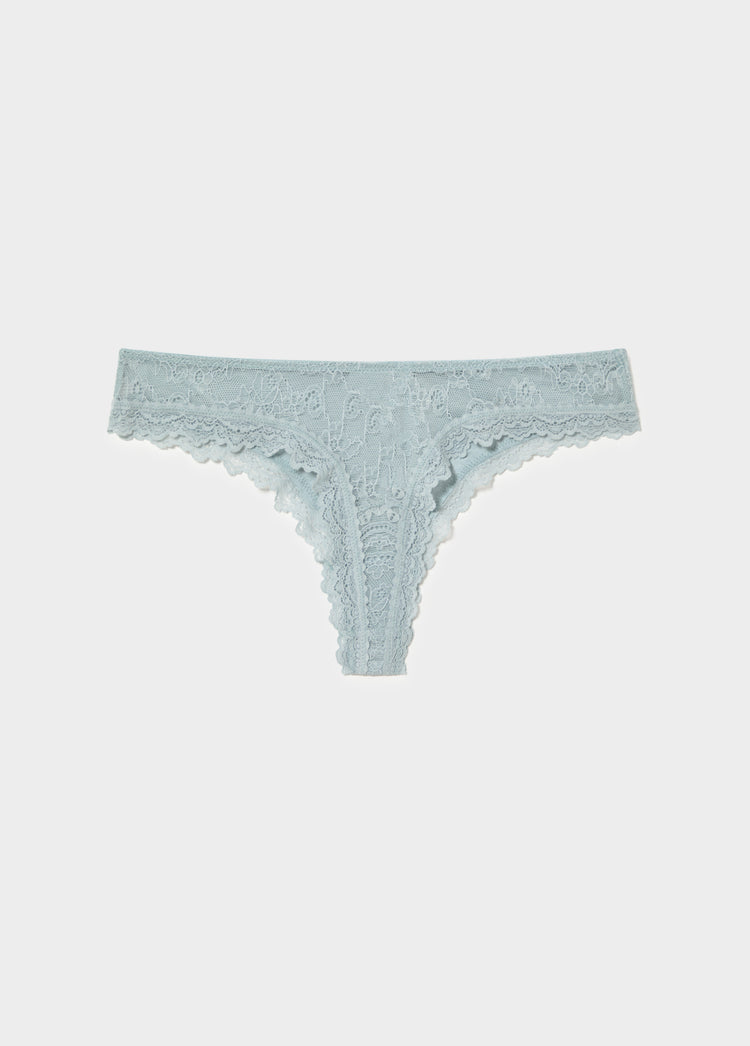 String en dentelle