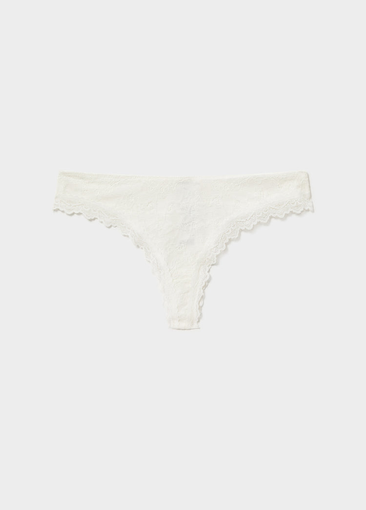 String en dentelle