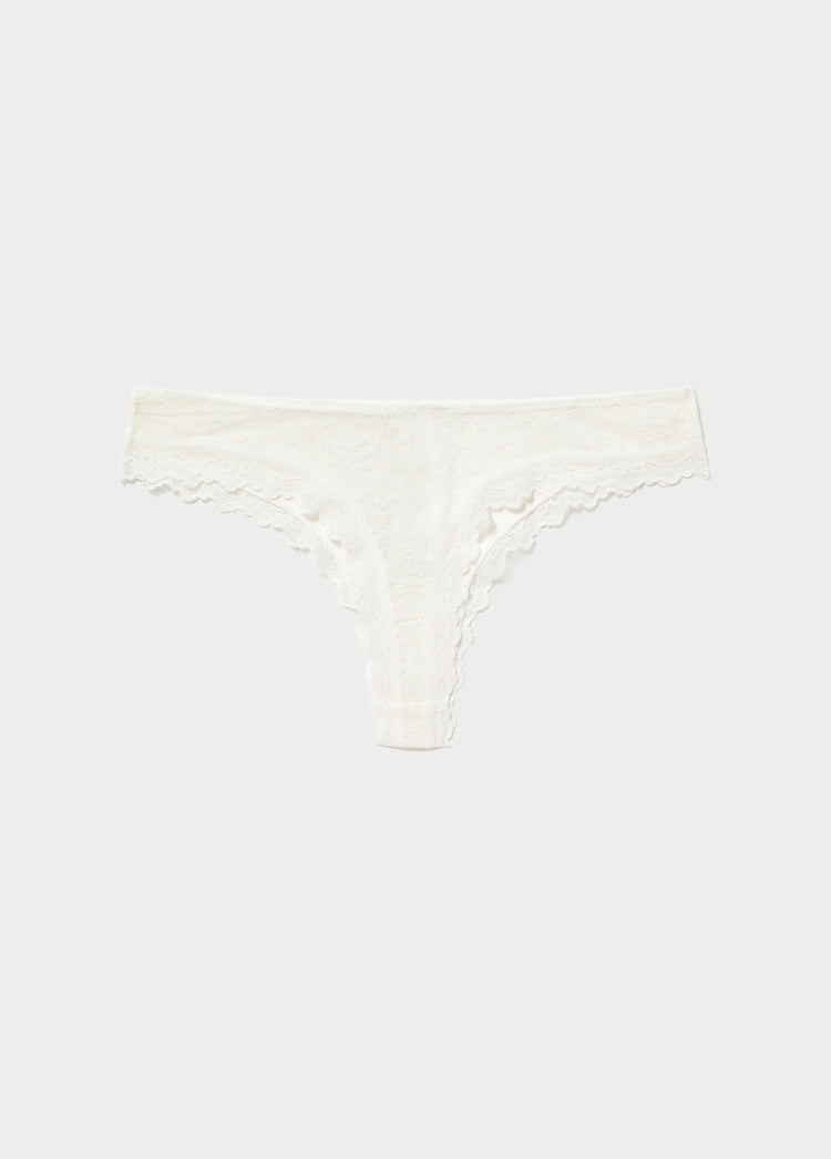 String en dentelle