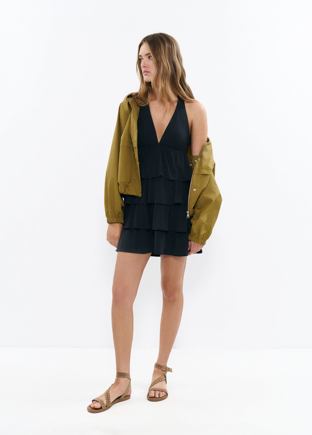 Robe dos nu à volants multiples