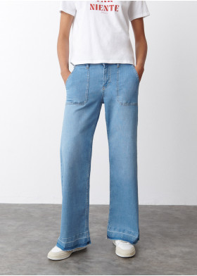 CULOTTE-JEANS MIT UNVERNÄHTEM SAUM