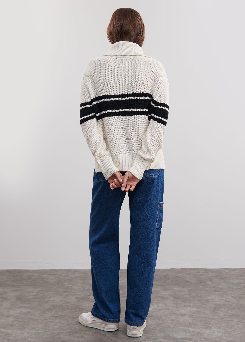JUMPER WITH ZIP AND FRINGE DETAIL