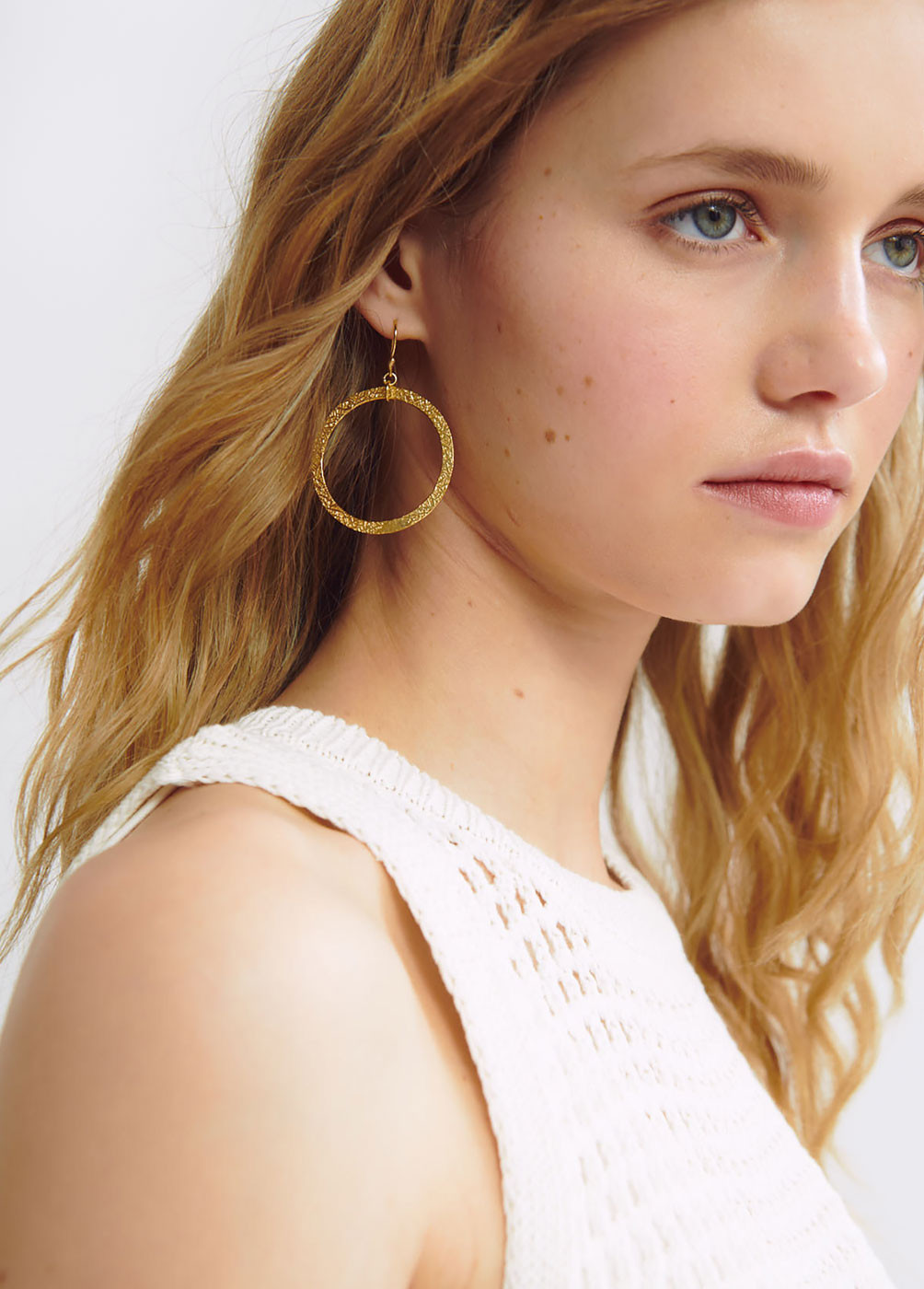 ENGRAVED HOOP EARRING