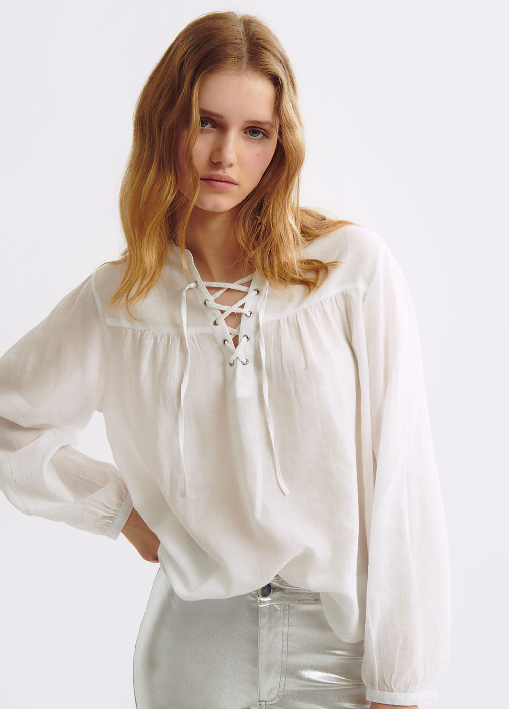 PLAIN LONG-SLEEVED LACE-UP...