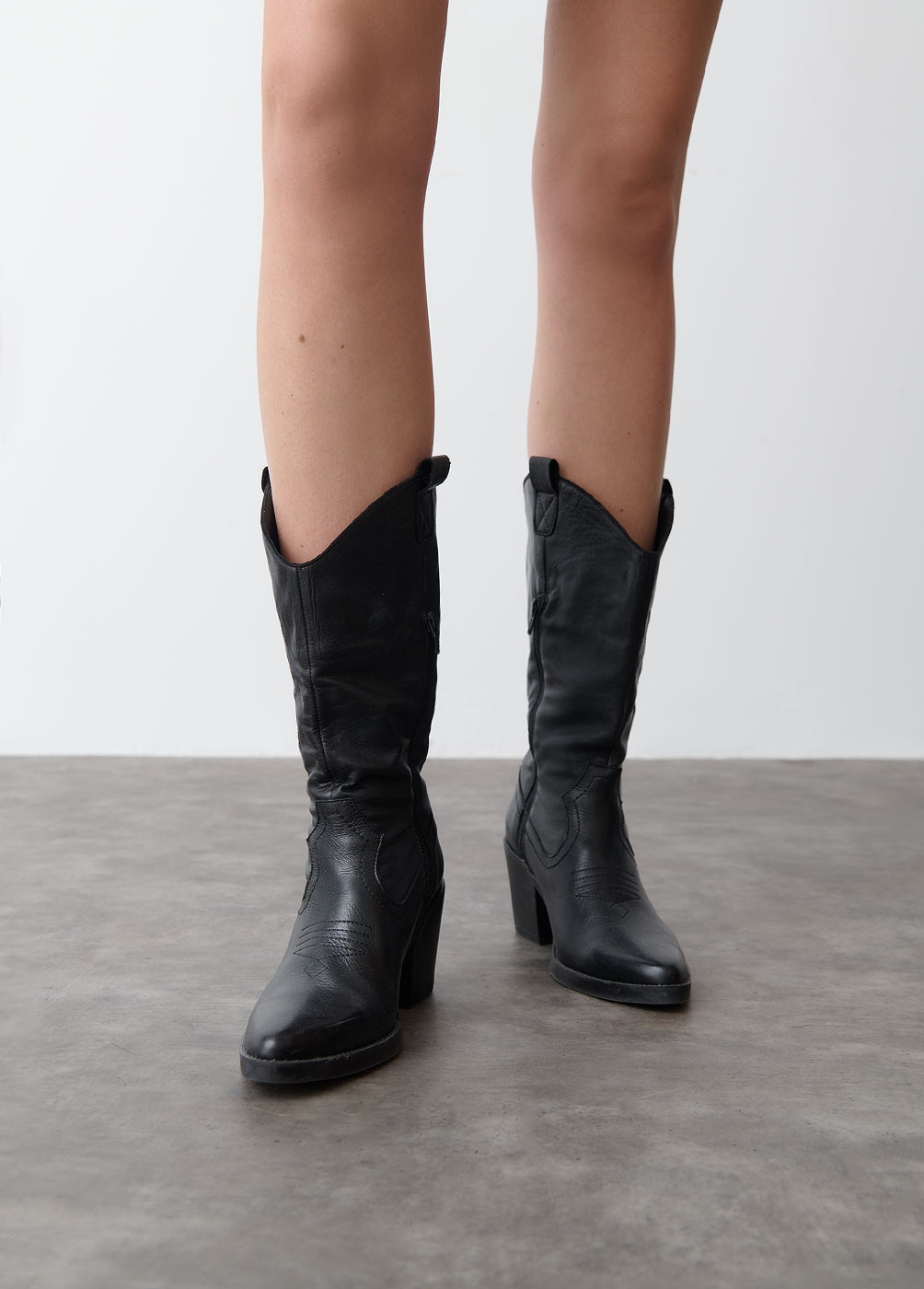 WESTERN-STYLE BOOTS WITH STITCH DETAIL