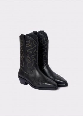 COWBOY BOOT WITH CONTRAST STITCHING