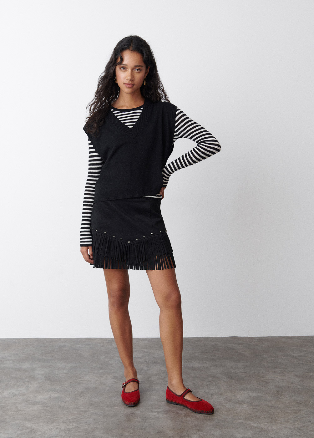 V-NECK KNIT VEST