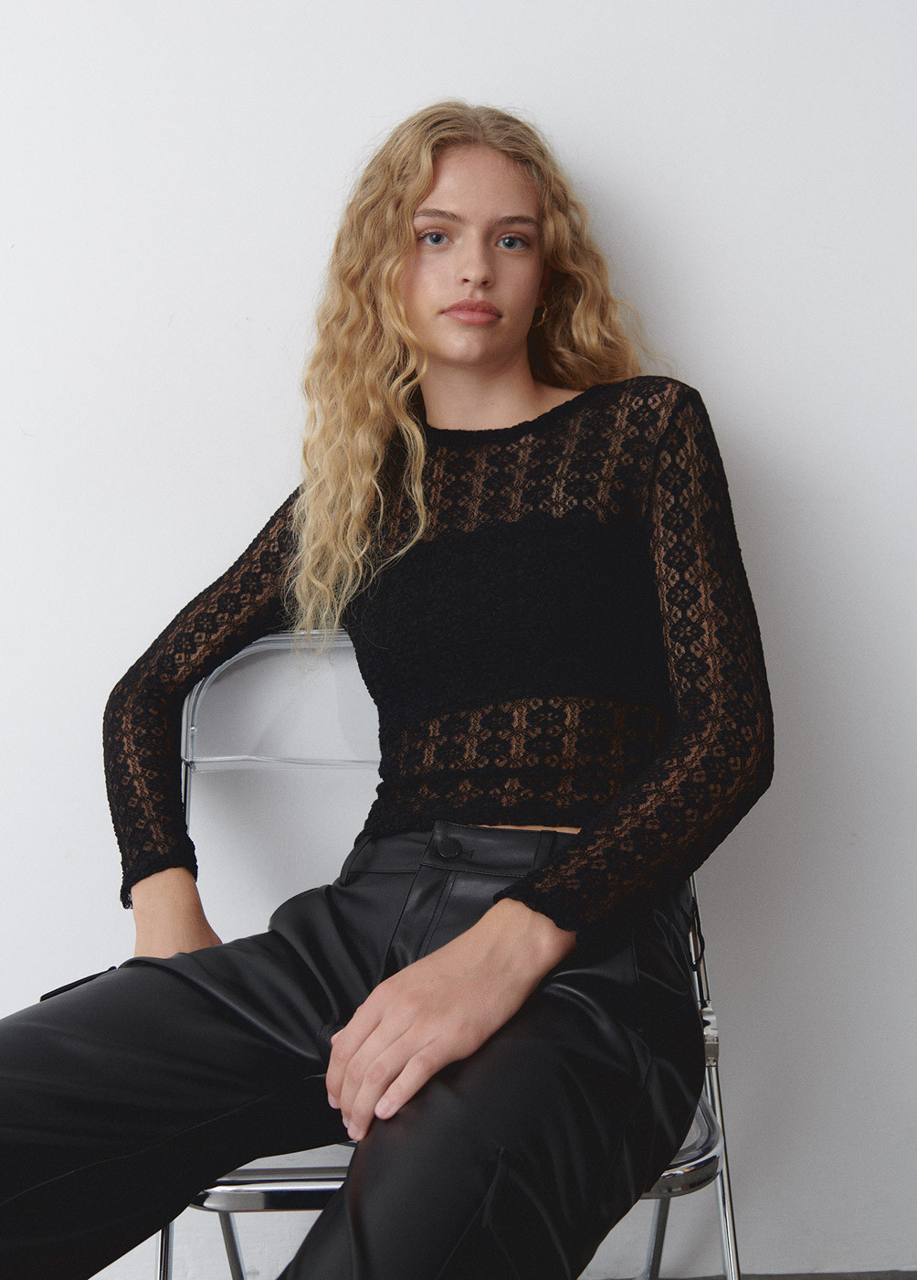 LONG-SLEEVED LACE T-SHIRT