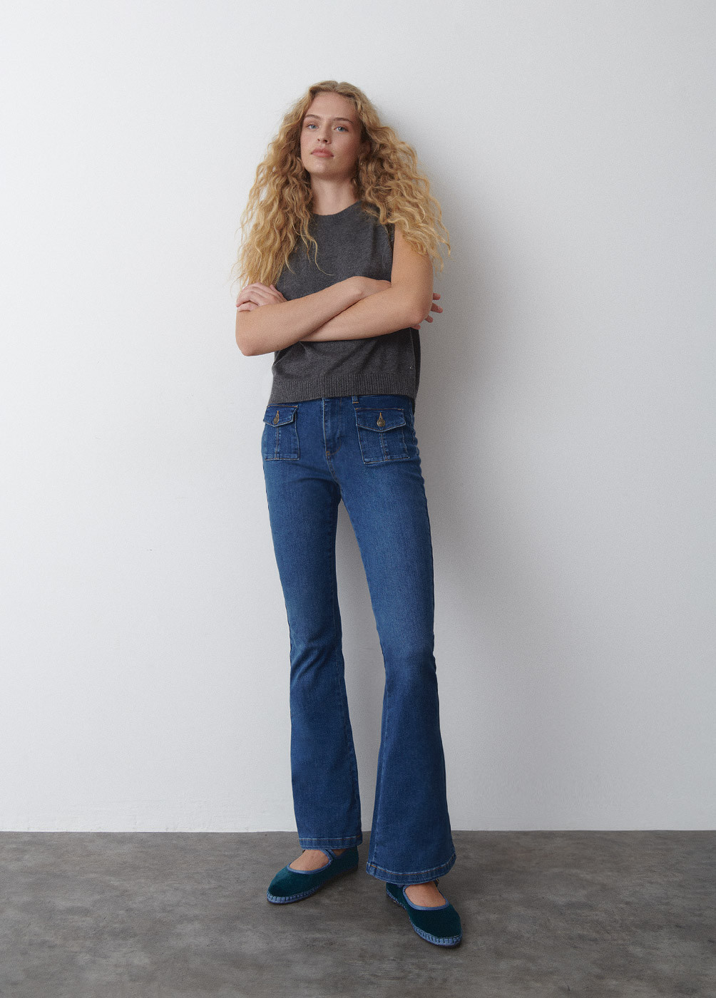 KNITTED ROUND NECK WAISTCOAT