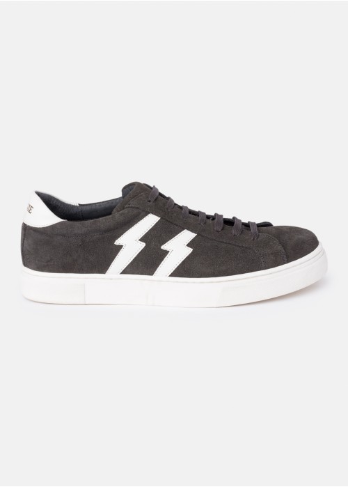 M55 flat striped trainers