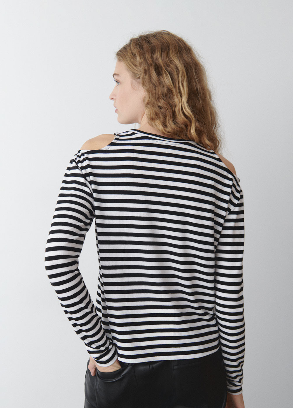 Striped cold shoulder t shirt