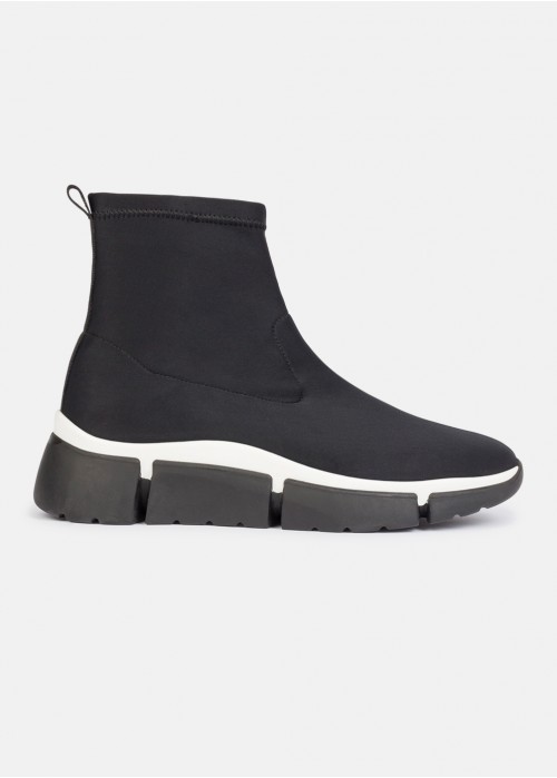 I22 stretch trainers