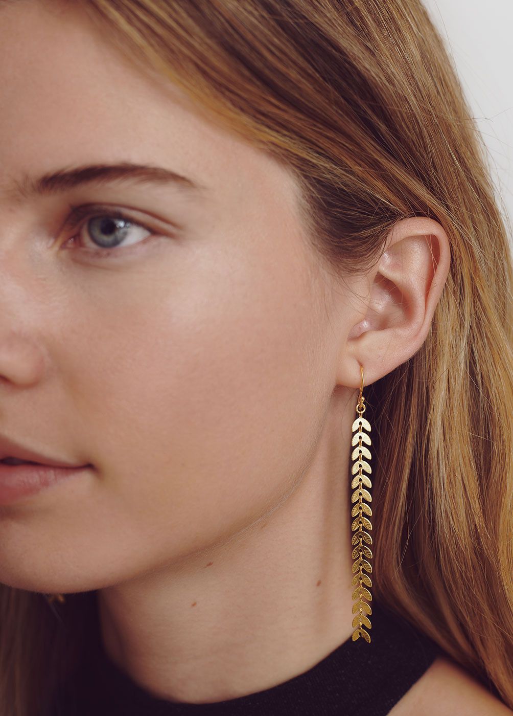 PENDIENTES LARGOS HOJITAS