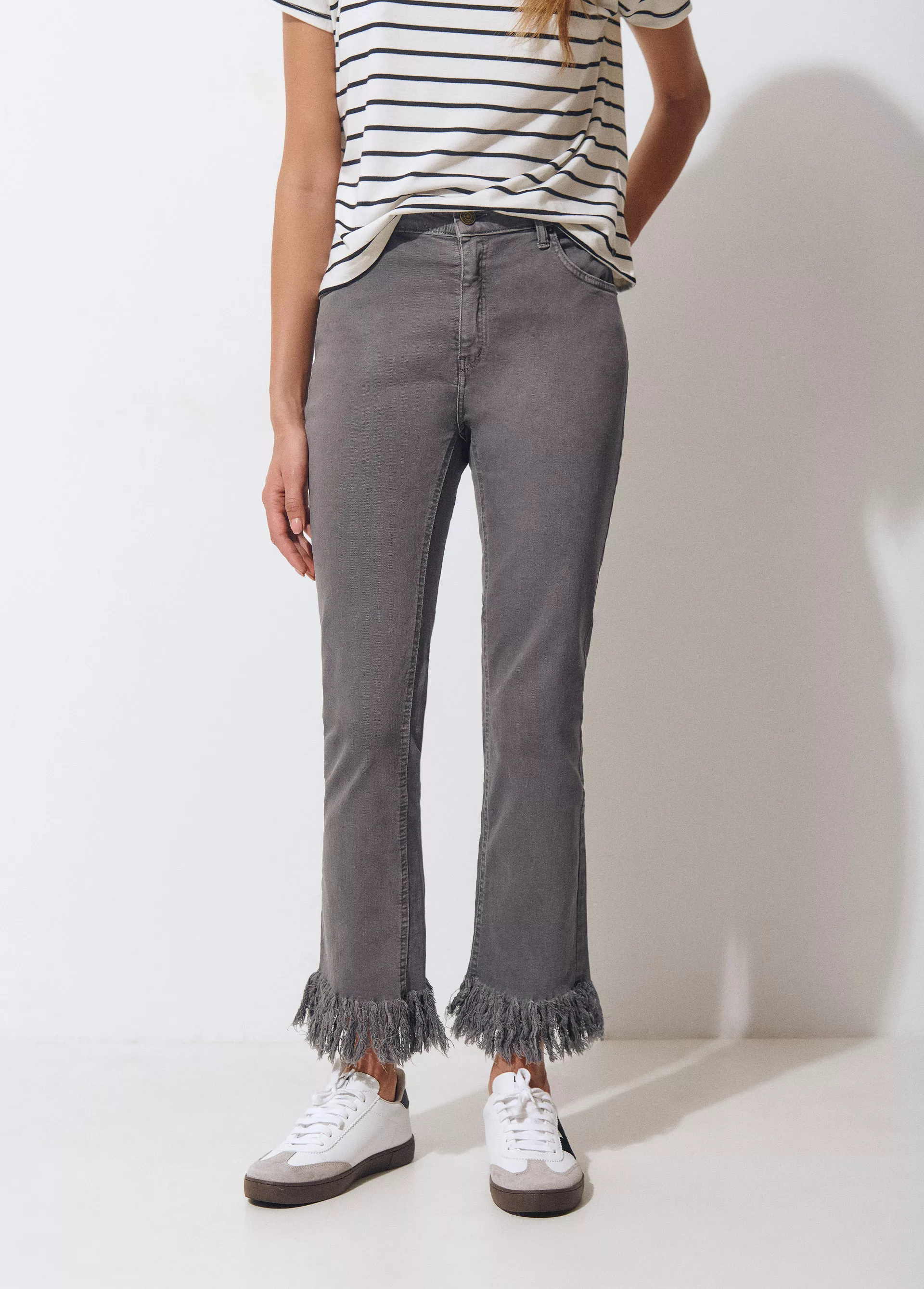 Pantalon bajo desflecado BROWNIE
