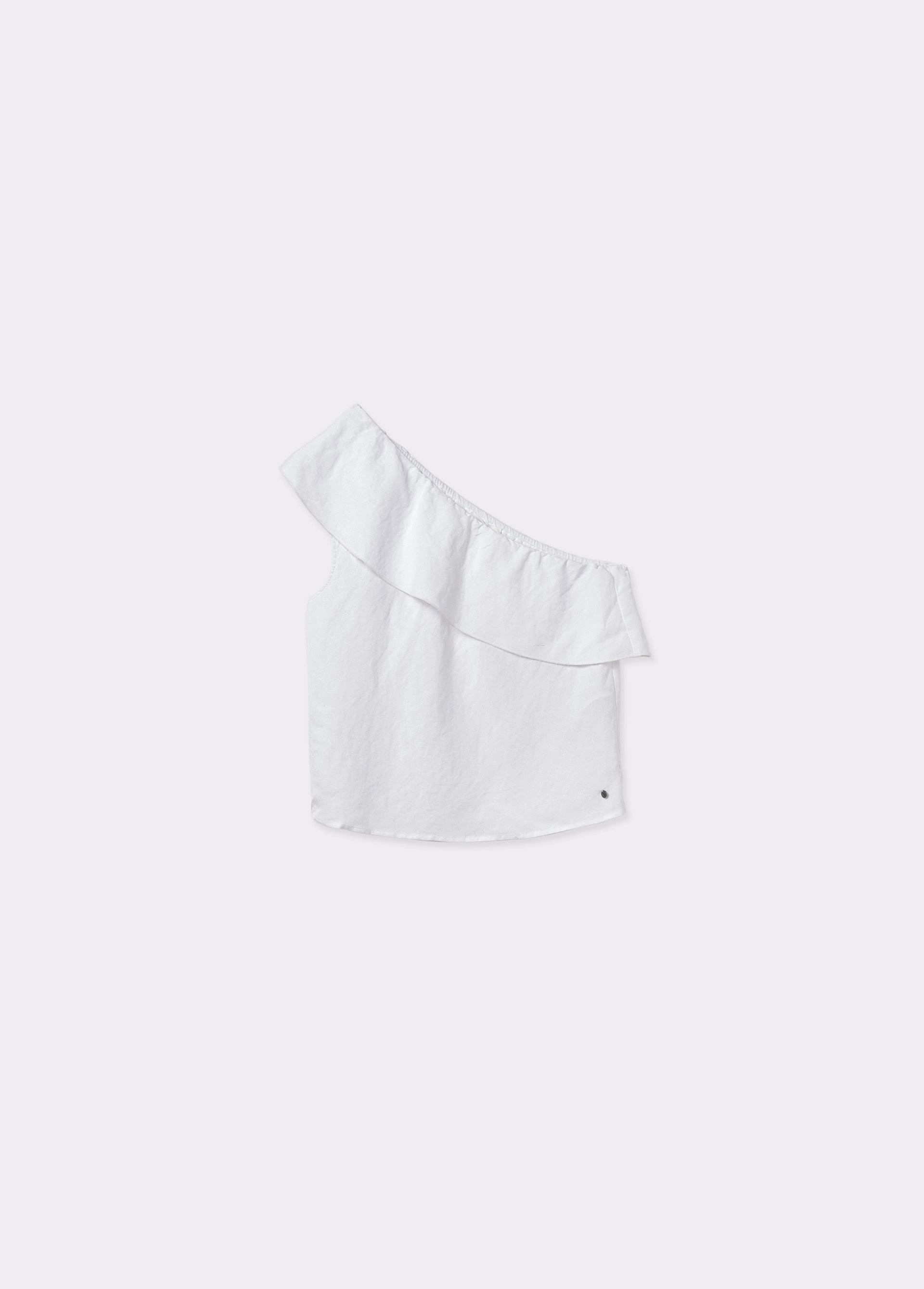 Ruffled asymmetric top